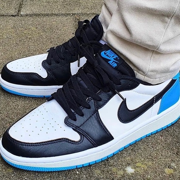 Jordan 1 low “power blue” 10.5 M - Picture 2 of 8